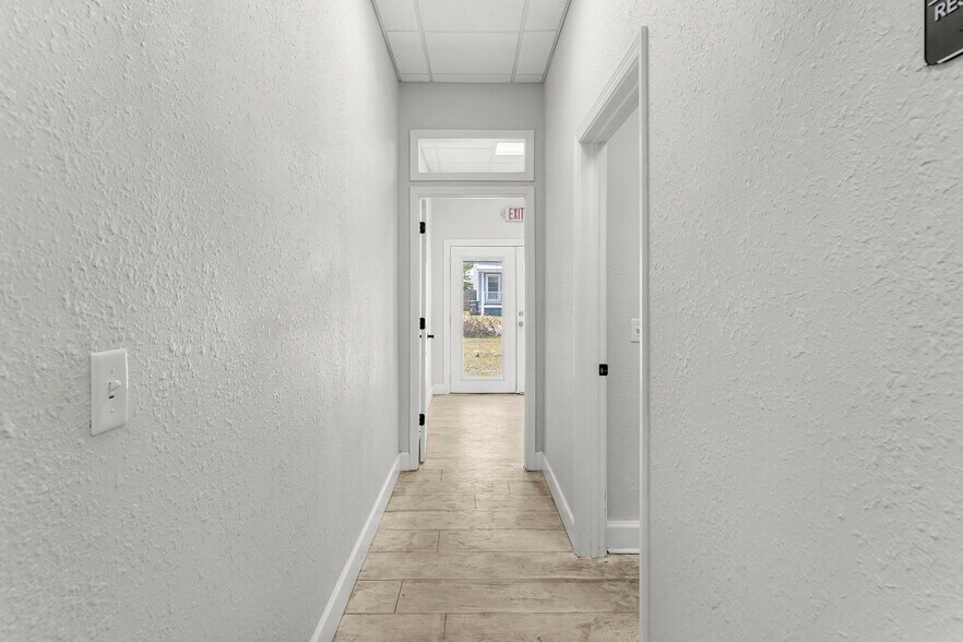 More Photos Of 5907 Sr-22, Panama City Funeral Home For Lease