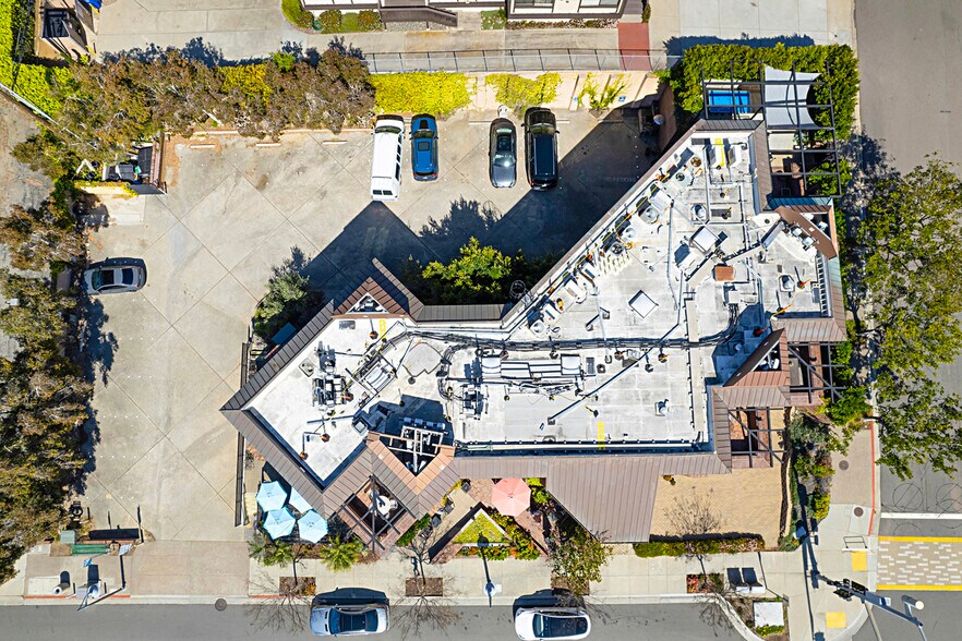 More Photos Of 915 Camino del Mar, Del Mar Office Residential For Lease
