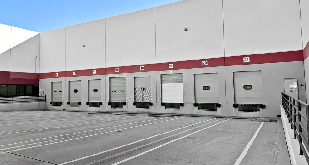 More Photos Of 2021 E Jones Ave, Phoenix Distribution For Lease