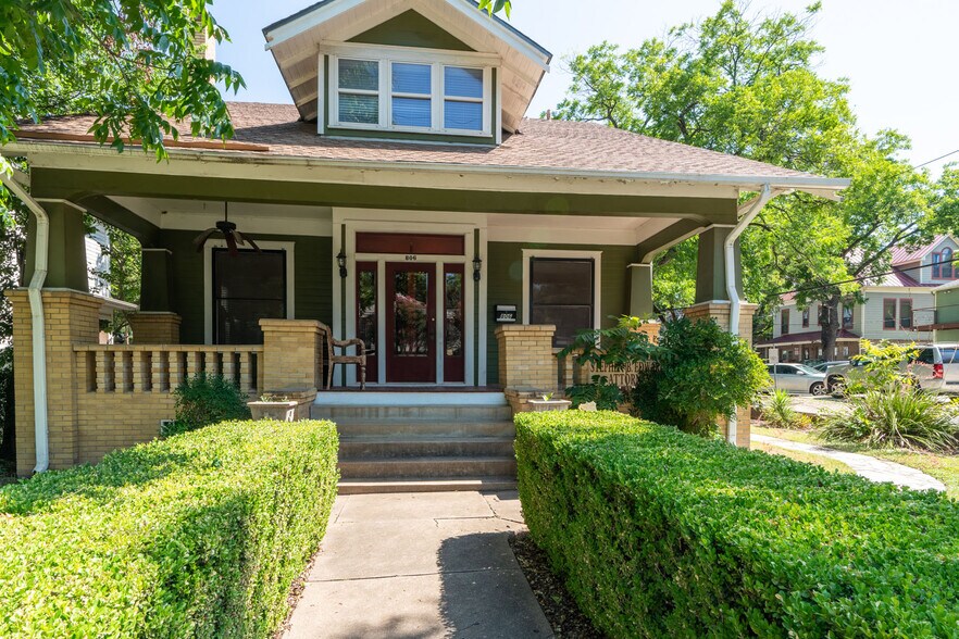 More Photos Of 806 W 11th St, Austin Office Residential For Sale