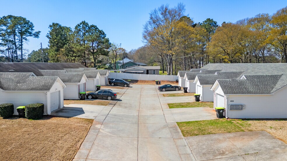 Primary Photo Of 229 E Wilson St, Villa Rica Multifamily For Sale