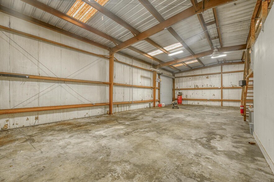 More Photos Of 1014 Creighton Rd, Pensacola Flex For Lease