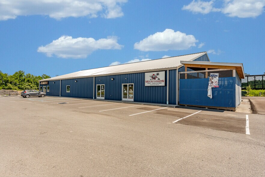 More Photos Of 152 Thompson Dr, Bridgeport Unknown For Lease