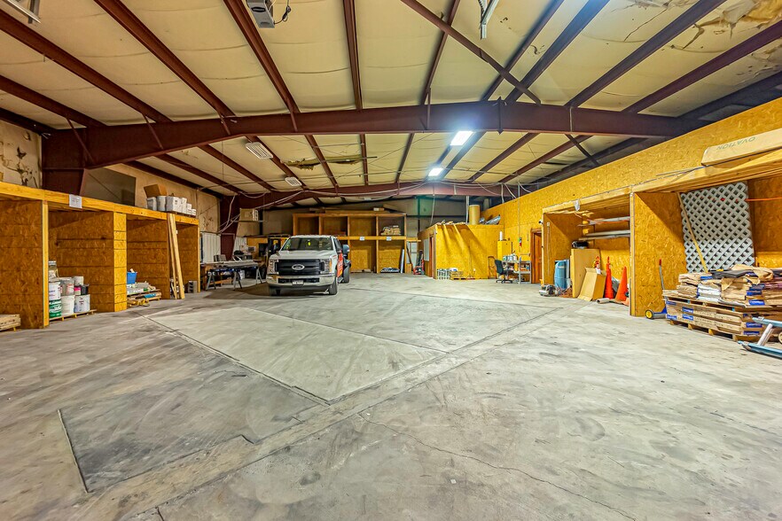 More Photos Of 1302 SW Lee Blvd, Lawton Storefront Retail Office For Lease