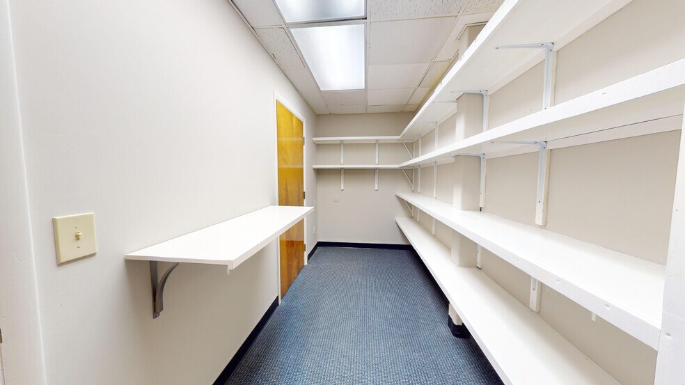 More Photos Of 130 N Gross Rd, Kingsland Medical For Sale