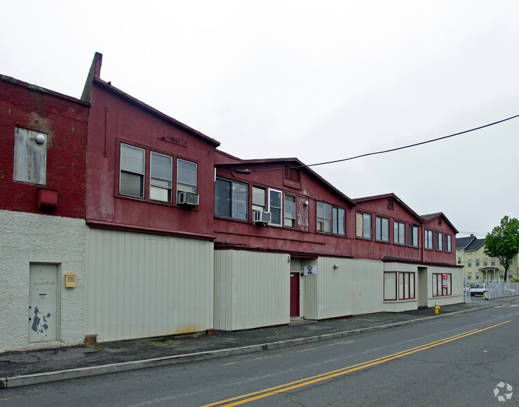 More Photos Of 388 Knowlton St, Bridgeport Warehouse For Lease