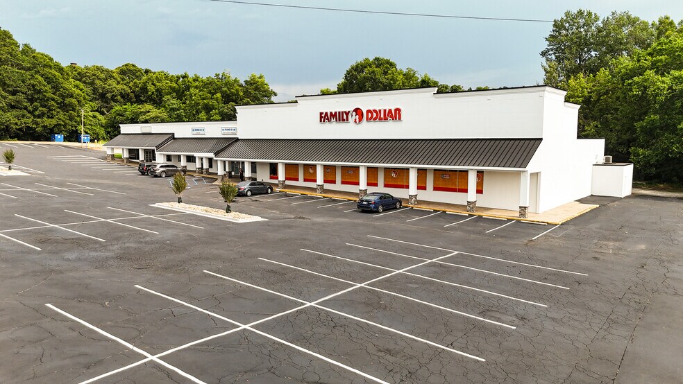 More Photos Of 114 Fleming St, Laurens Storefront For Lease