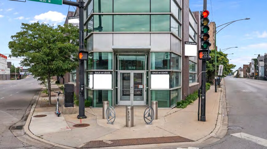 More Photos Of 1640 W Fullerton Ave, Chicago Bank For Sale