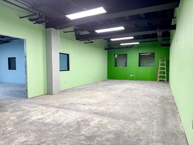 More Photos Of 201 E Illinois Ave, Midland Office For Sale