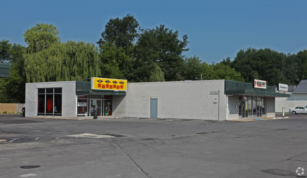 Primary Photo Of 7629 Oswego Rd, Bayberry Storefront For Lease
