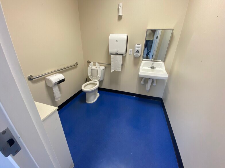 More Photos Of 3670 S Ridgewood Ave, Port Orange Freestanding For Sale