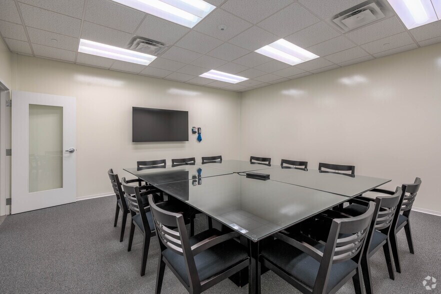 More Photos Of 2321 Energy Dr, Louisville Coworking Space