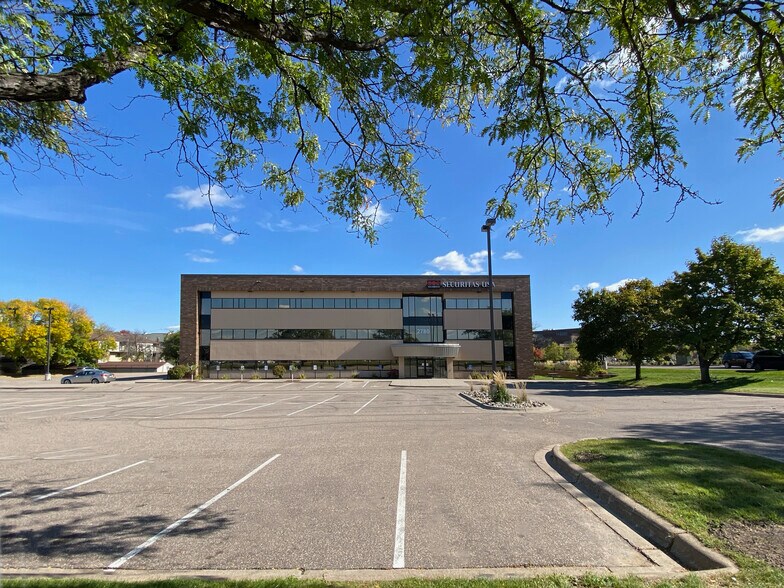 More Photos Of 2780 Snelling Ave N, Roseville Medical For Lease