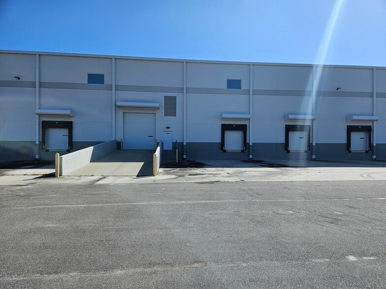 More Photos Of 430 Harvest Time Dr, Sanford Unknown For Lease