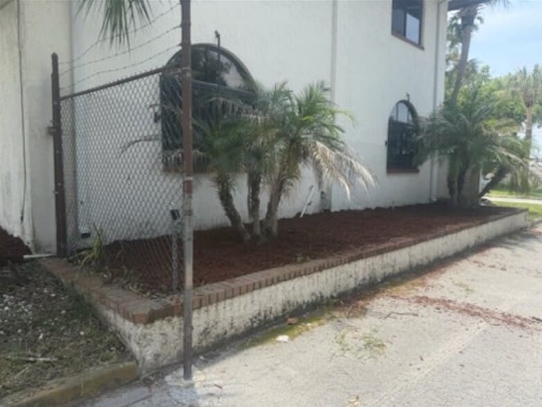 More Photos Of 7725 N Orange Blossom Trl, Orlando Warehouse For Sale