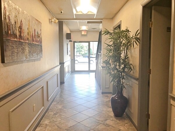 More Photos Of 1 Mountain Rd, Burlington Office For Lease