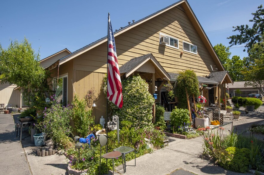 More Photos Of 1109-1147 Evans Dr, Santa Rosa Apartments For Sale