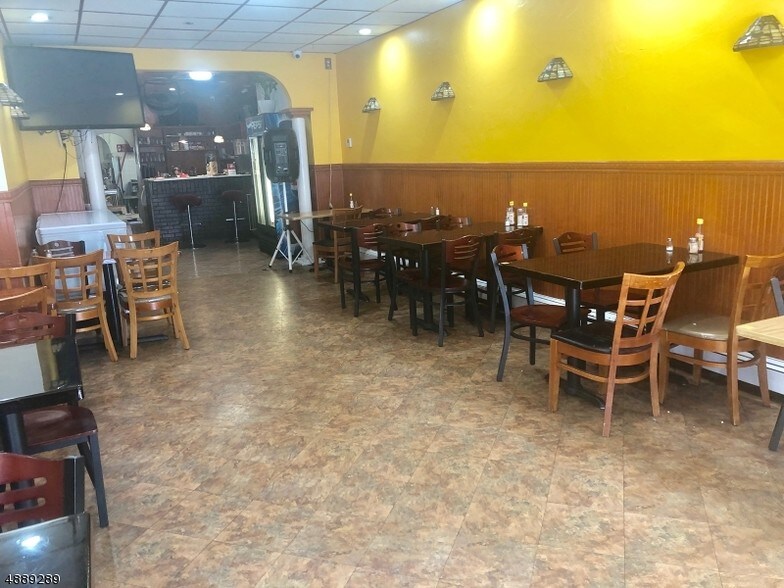 More Photos Of 179 Adams St, Newark Restaurant For Sale