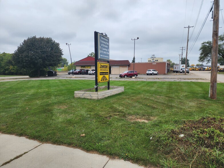 More Photos Of 3940 N Grand River Ave, Lansing Warehouse For Sale