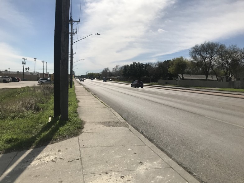 More Photos Of 1610 Callaghan Rd, San Antonio Carwash For Sale