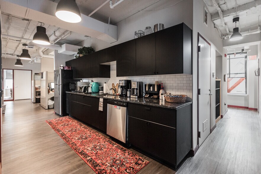 More Photos Of 1300 Broadway St, Detroit Office For Lease