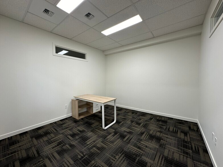 More Photos Of 711 Vandercook Way, Longview Storefront For Lease