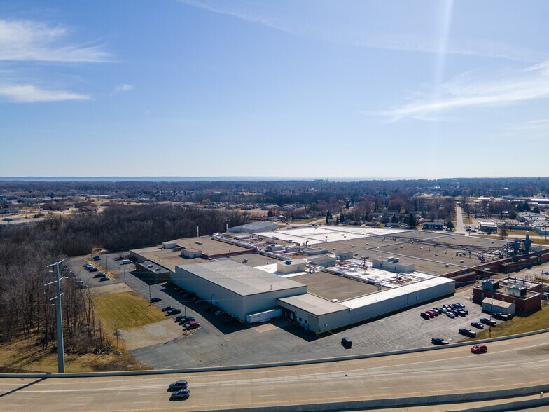 Primary Photo Of 800 Midway Rd, Menasha Manufacturing For Sale