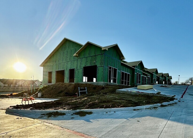 More Photos Of 250 Gerault Rd, Flower Mound Medical For Sale