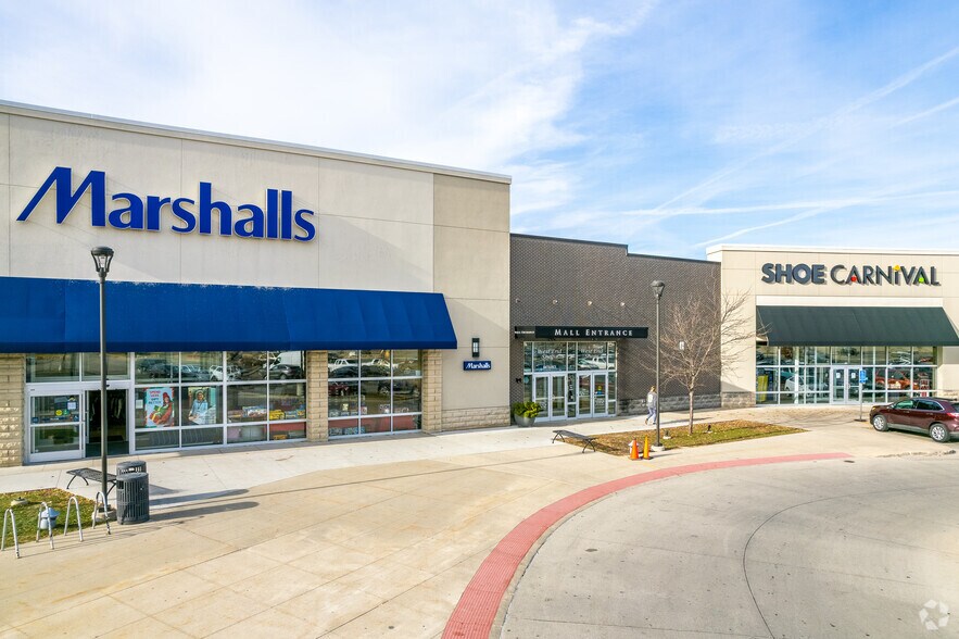 More Photos Of 1111 E Army Post Rd, Des Moines Unknown For Lease