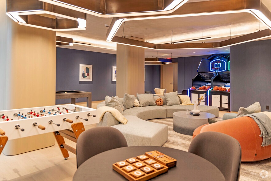 More Photos Of 2551-2555 Broadway, New York Apartments For Lease