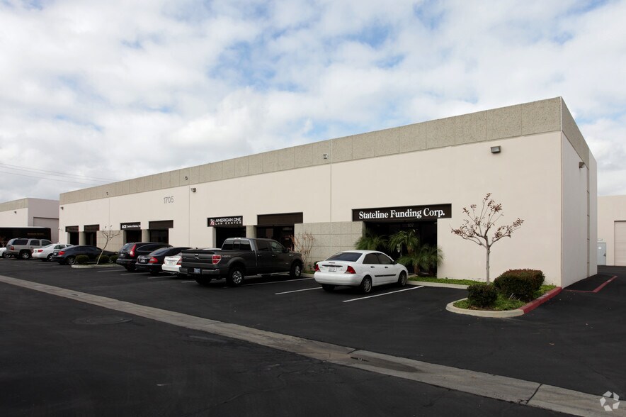 More Photos Of 1705 Rimpau Ave, Corona Warehouse For Lease