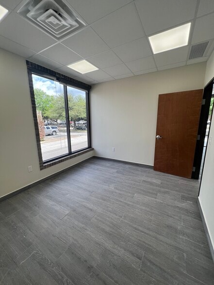More Photos Of 13731-13745 Omega Dr, Farmers Branch Light Distribution For Lease