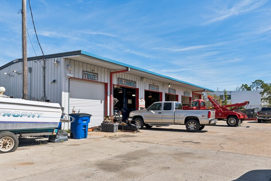 More Photos Of 1220 W 19th St, Panama City Auto Repair For Sale