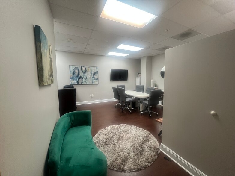 More Photos Of 16540 Pointe Village Dr, Lutz Storefront Retail Office For Lease