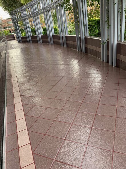 More Photos Of 23838 Valencia Blvd, Valencia Medical For Lease