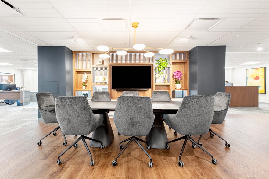 More Photos Of 20 Park Plaza, Boston Office For Lease