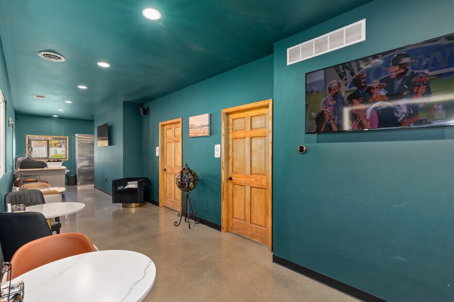 More Photos Of 120 Cumberland St, Greenup General Retail For Sale