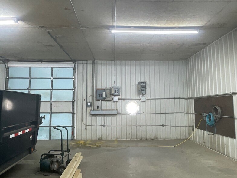 More Photos Of 2348 Mariposa Rd, Stanley Industrial For Lease
