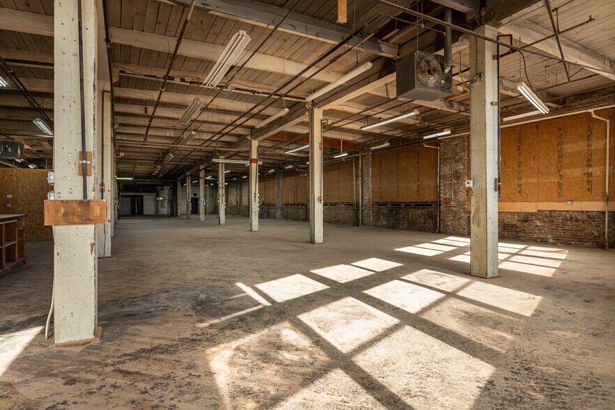 More Photos Of 4530 Germantown Ave, Philadelphia Warehouse For Lease