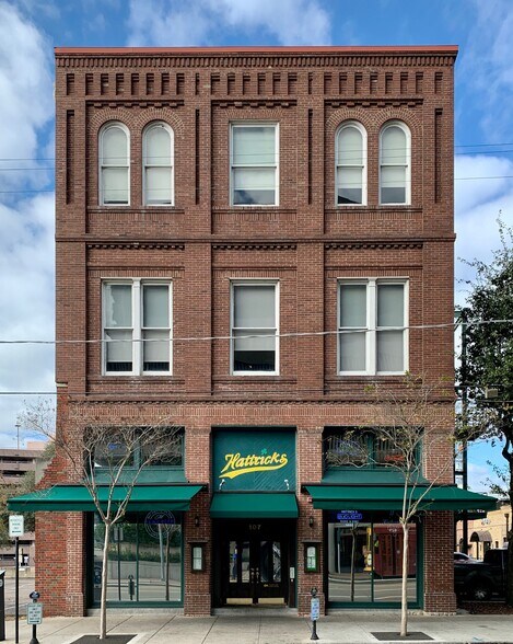 More Photos Of 107 S Franklin St, Tampa Freestanding For Lease