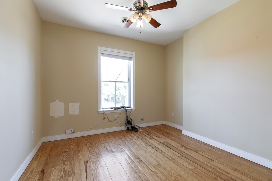 More Photos Of 618 N 1st St, Richmond Storefront Retail Residential For Sale