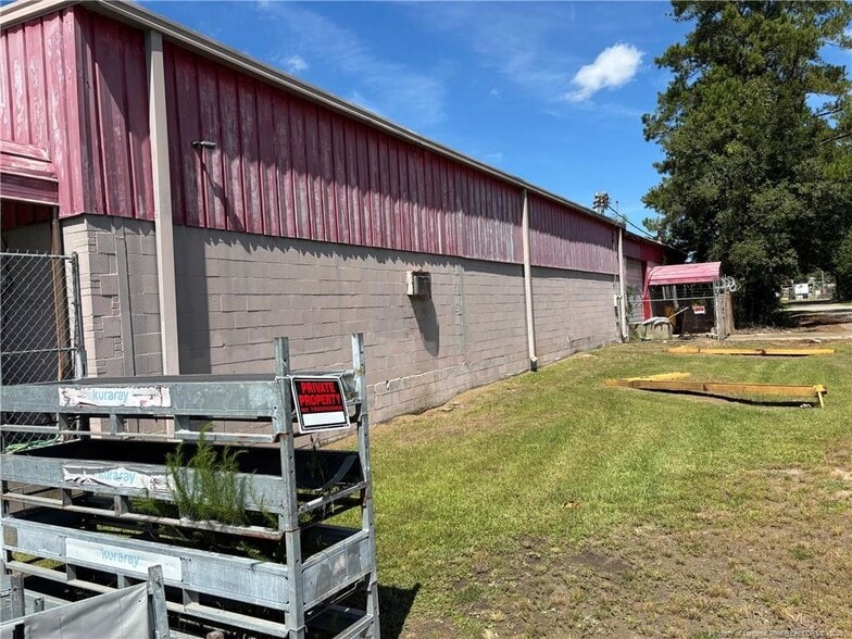 More Photos Of 310 Hines St, Lumberton Industrial For Sale