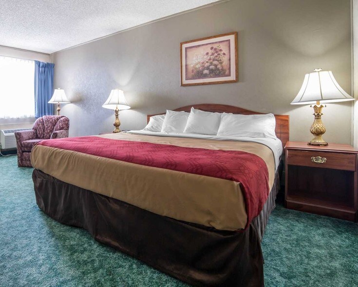 More Photos Of 1225 S State St, Salina Hotel For Sale
