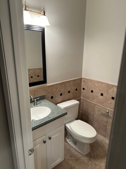 More Photos Of 1849 Peeler Rd, Dunwoody Medical For Lease