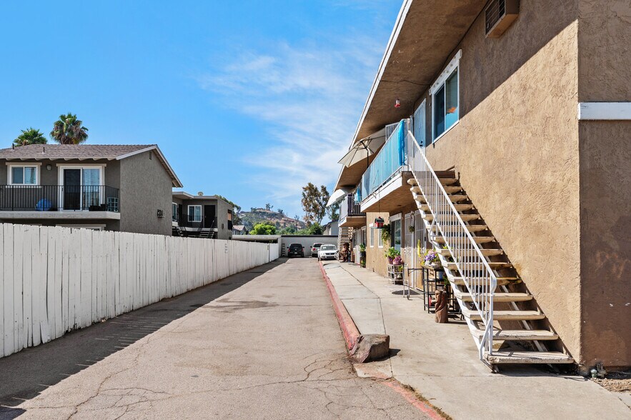 More Photos Of 12651 Laurel St, Lakeside Apartments For Sale
