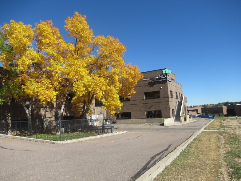 More Photos Of 5926 McIntyre St, Golden Office For Lease