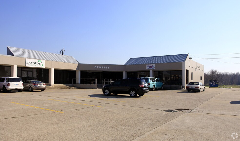 More Photos Of 410 E Fairmont Pky, La Porte Restaurant For Lease