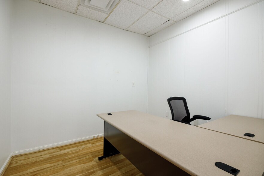 More Photos Of 2825 S Crater Rd, Petersburg Storefront Retail Office For Sale