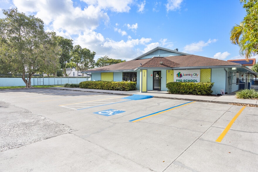 More Photos Of 14387 SW 96th St, Miami Daycare Center For Sale
