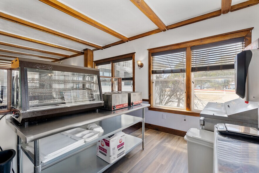 More Photos Of 13 Park Ave, Hadley Restaurant For Sale